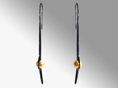 HUKU Black Silver Earrings - Gold Pearl